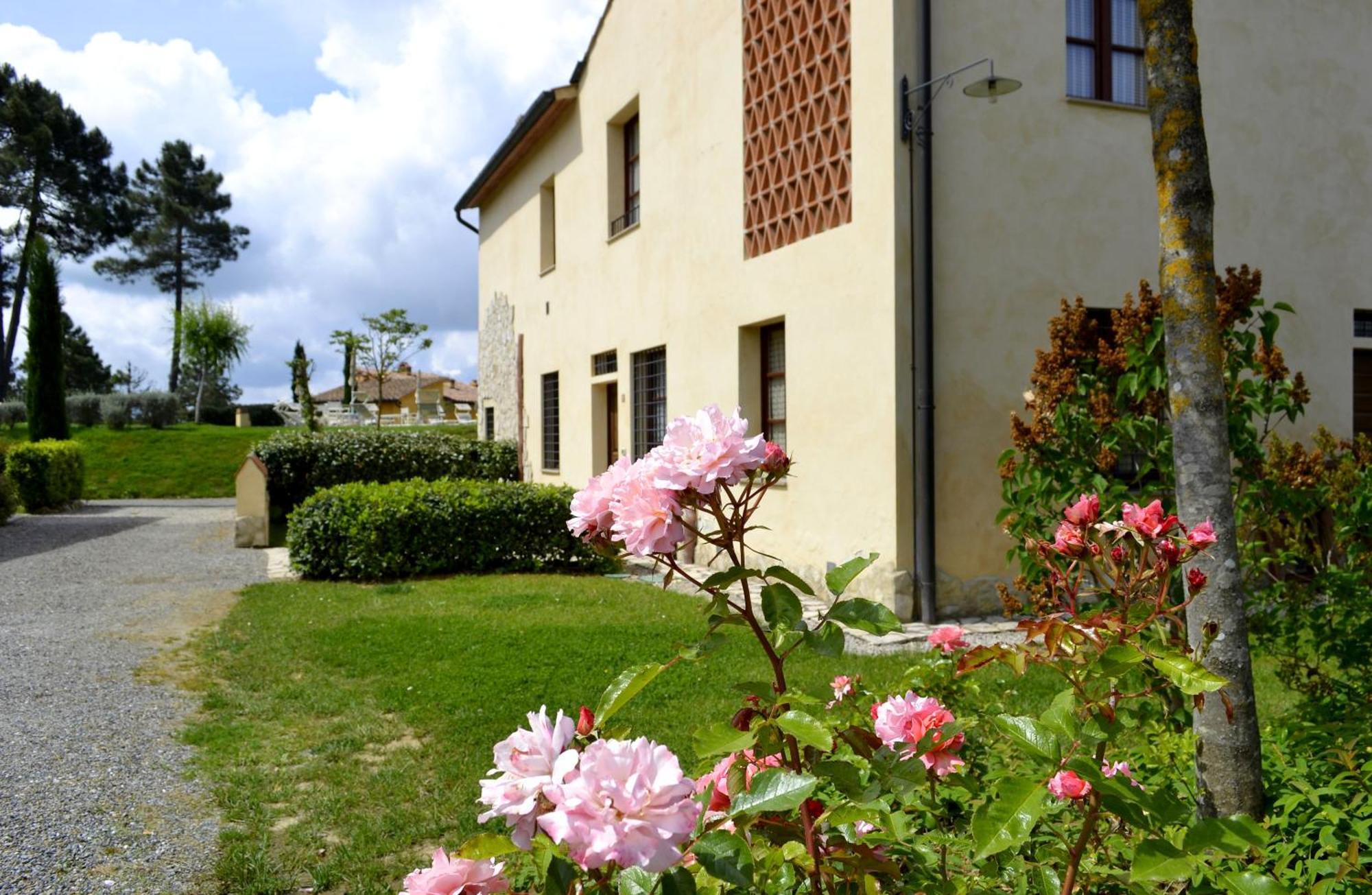 Tuscany Country Apartments กัมบาสซี แตร์เม ภายนอก รูปภาพ
