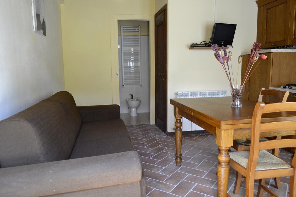 Tuscany Country Apartments กัมบาสซี แตร์เม ภายนอก รูปภาพ
