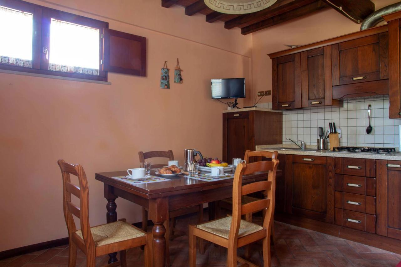 Tuscany Country Apartments กัมบาสซี แตร์เม ภายนอก รูปภาพ