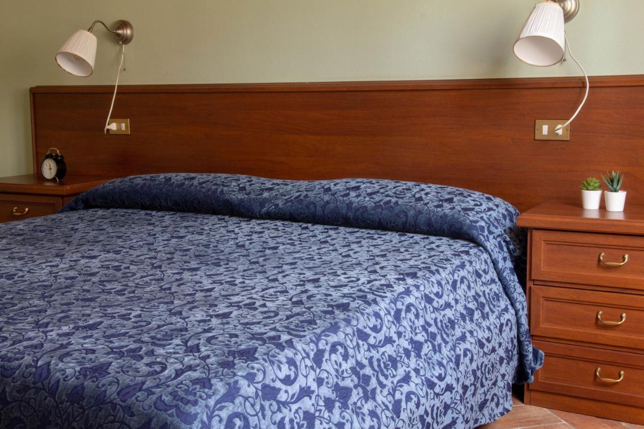 Tuscany Country Apartments กัมบาสซี แตร์เม ภายนอก รูปภาพ