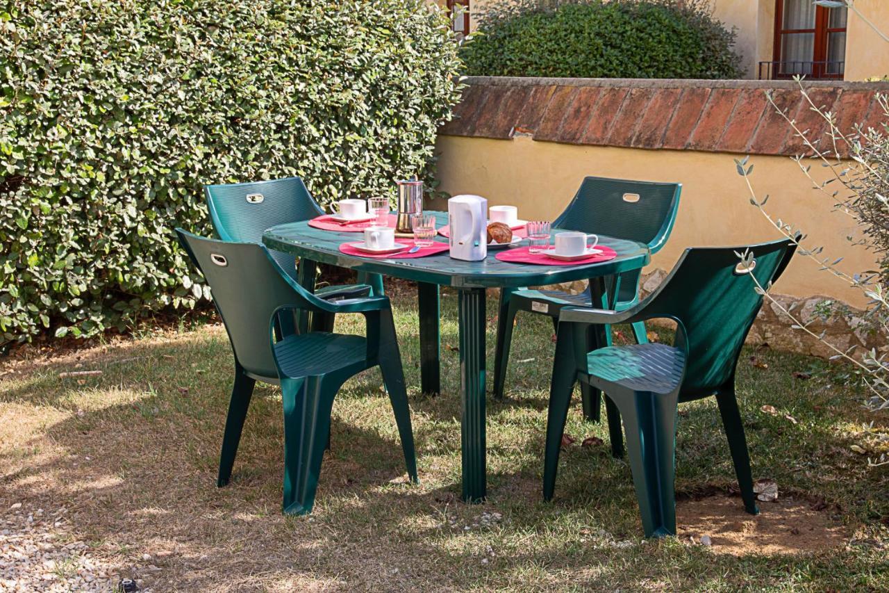 Tuscany Country Apartments กัมบาสซี แตร์เม ภายนอก รูปภาพ